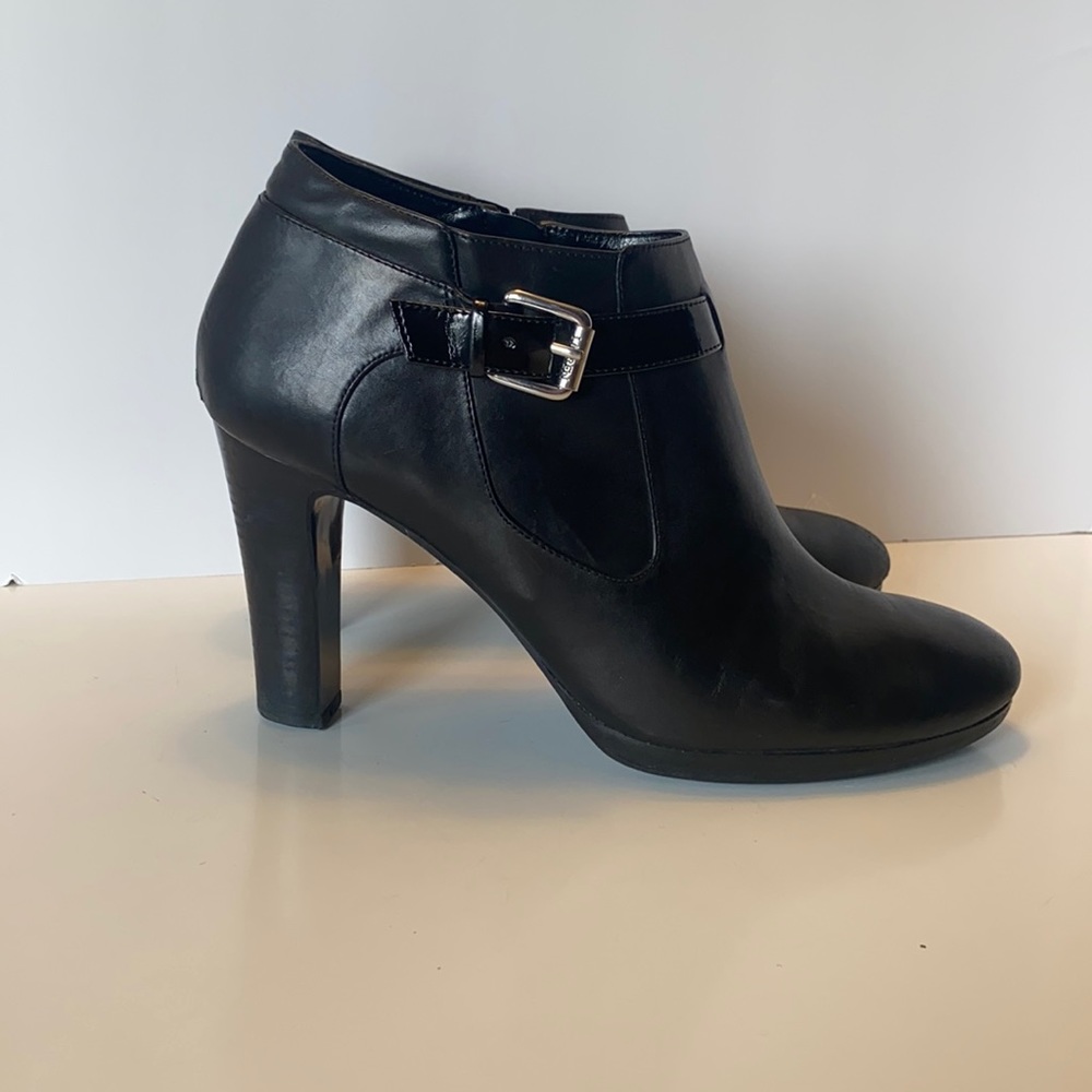 Ralph Lauren Maleah Boot in Black Leather (Size 10)